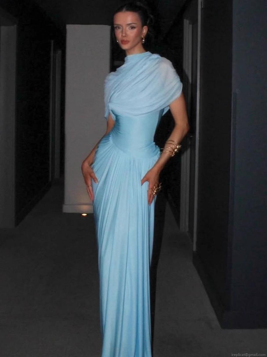 Women's Elegant Party Dress Solid Color Ruched Halter Neck Sleeveless Slim Fit Maxi Gown for Evening Vacation Wedding Guest